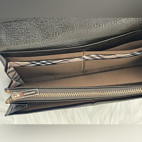 Burberry Embossed Pebbled Leather with Nova Check Interior Long Wallet - Picture 8 of 11
